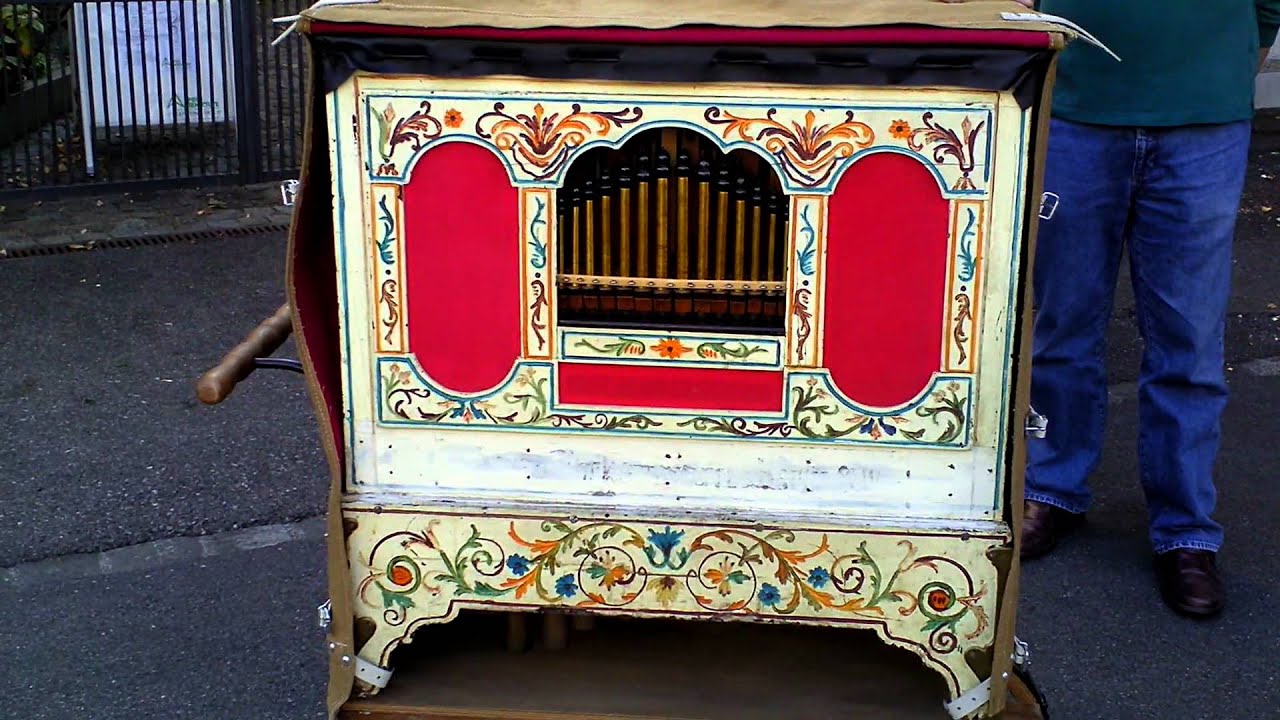 Bacigalupo Clariton roll operated organ