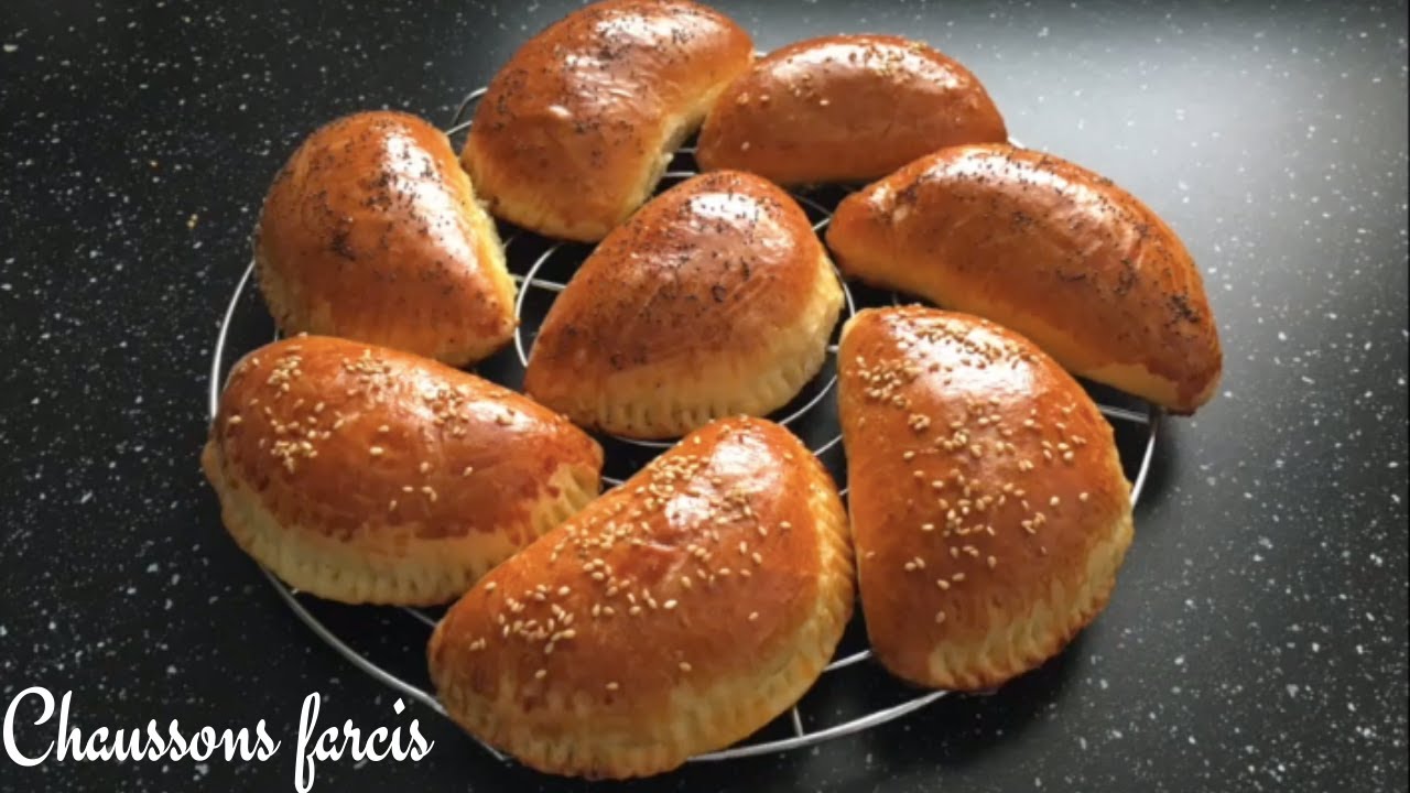 CHAUSSONS FARCIS AU POULET ET AUX POIVRONS