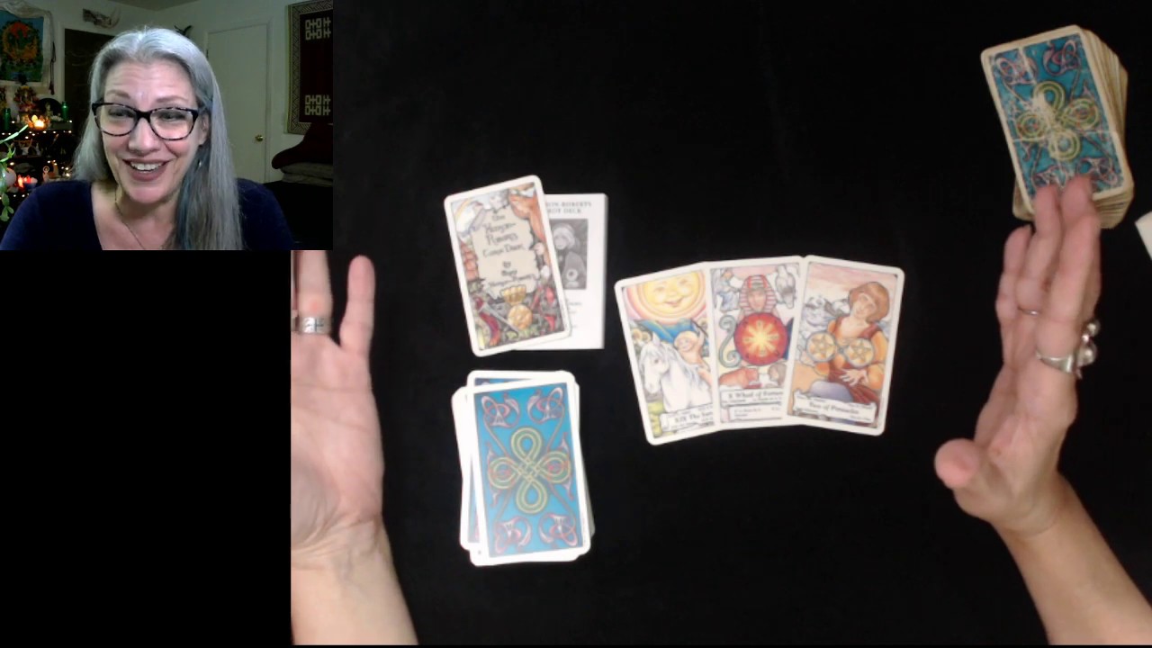 Unboxing the Classics: Hanson Roberts Tarot