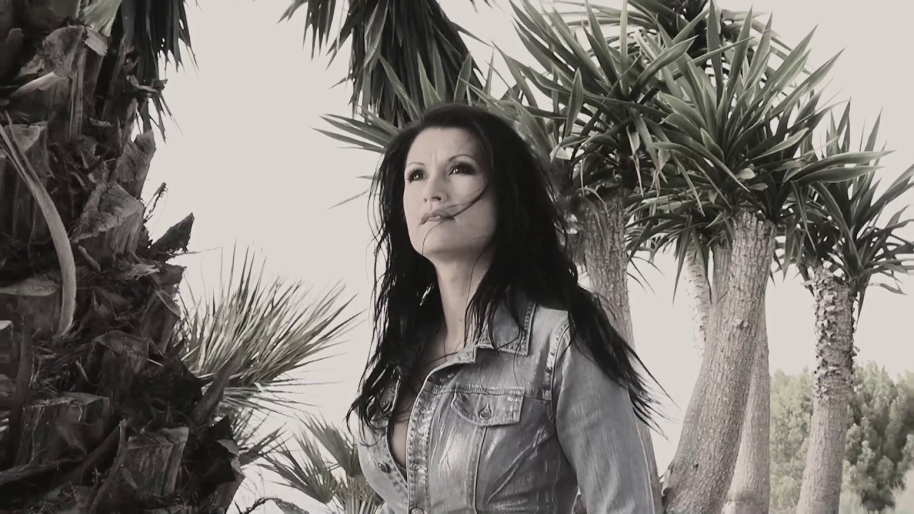 Antonia aus Tirol - Der Raum des Schweigens (The Sound of Silence) - (Official Video)