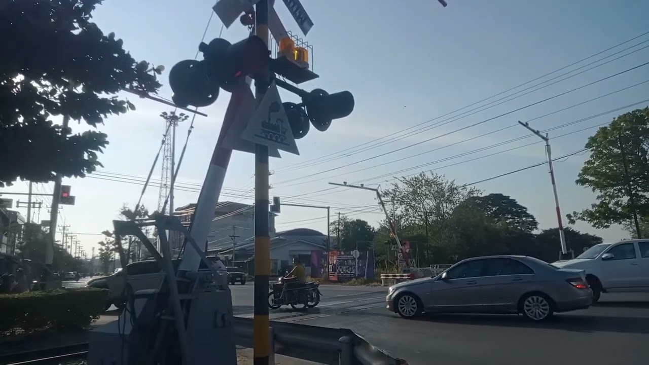 รวมคลิปรถไฟอู่ทอง ในวันอาทิตย์