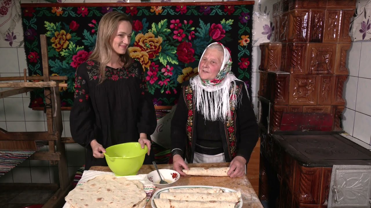 România în bucate:  Turte moldovenești de Crăciun - julfe (@TVR Iaşi)