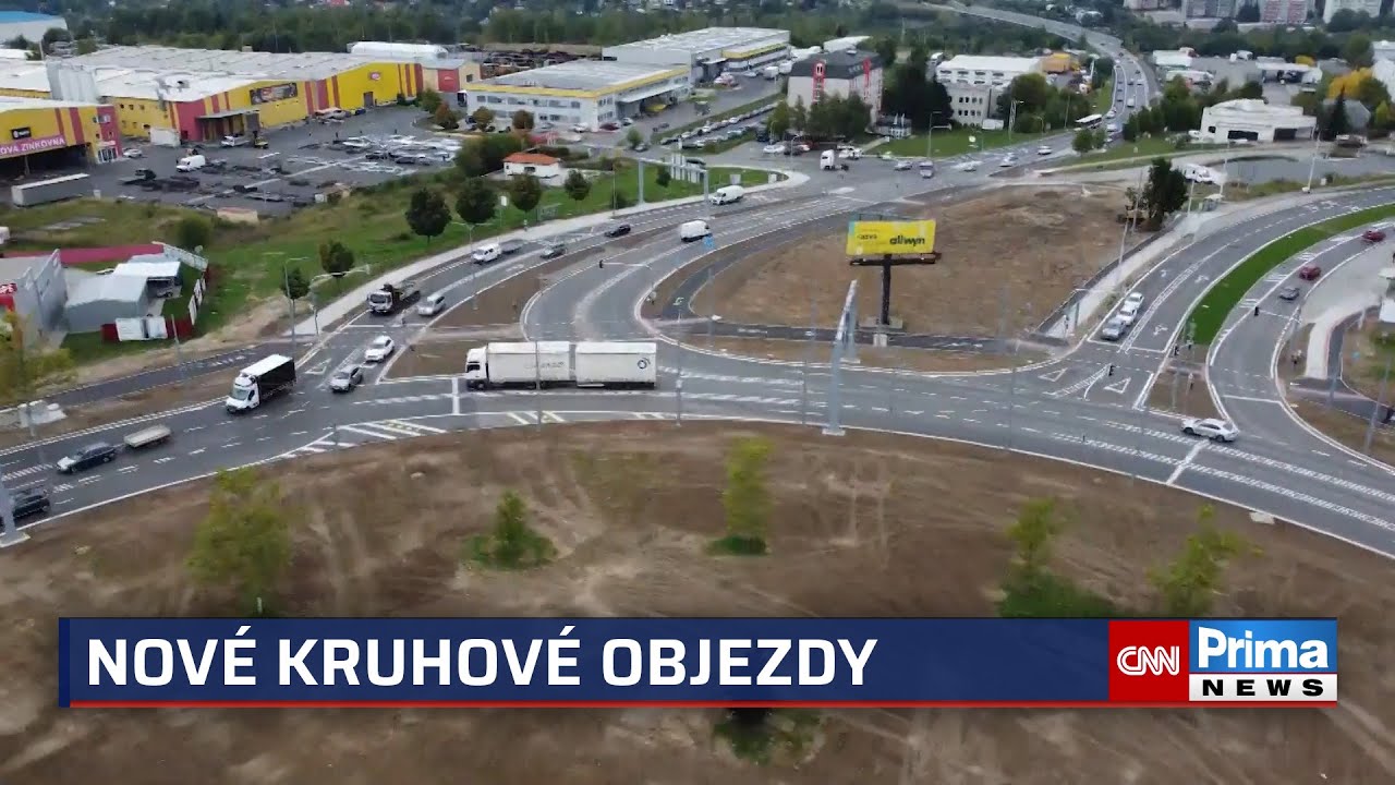 Auta v příkopech a mizející čáry. Nové kruhové objezdy v Česku budí emoce, řidiči jsou zmatení