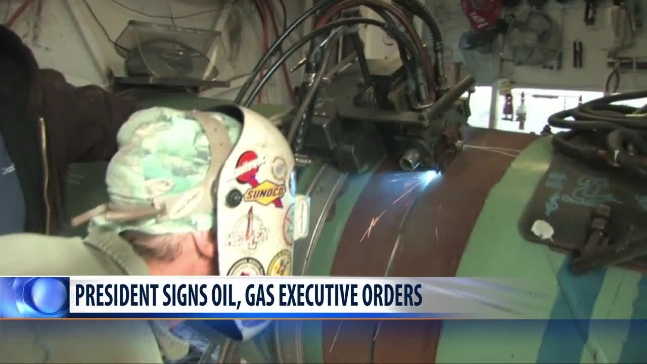 Trump signs exec orders to boost fossil-fuel development