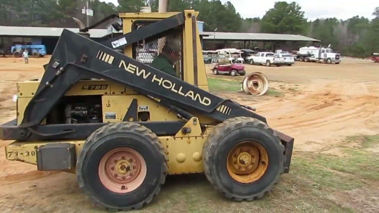 NEW HOLLAND L785 For Sale