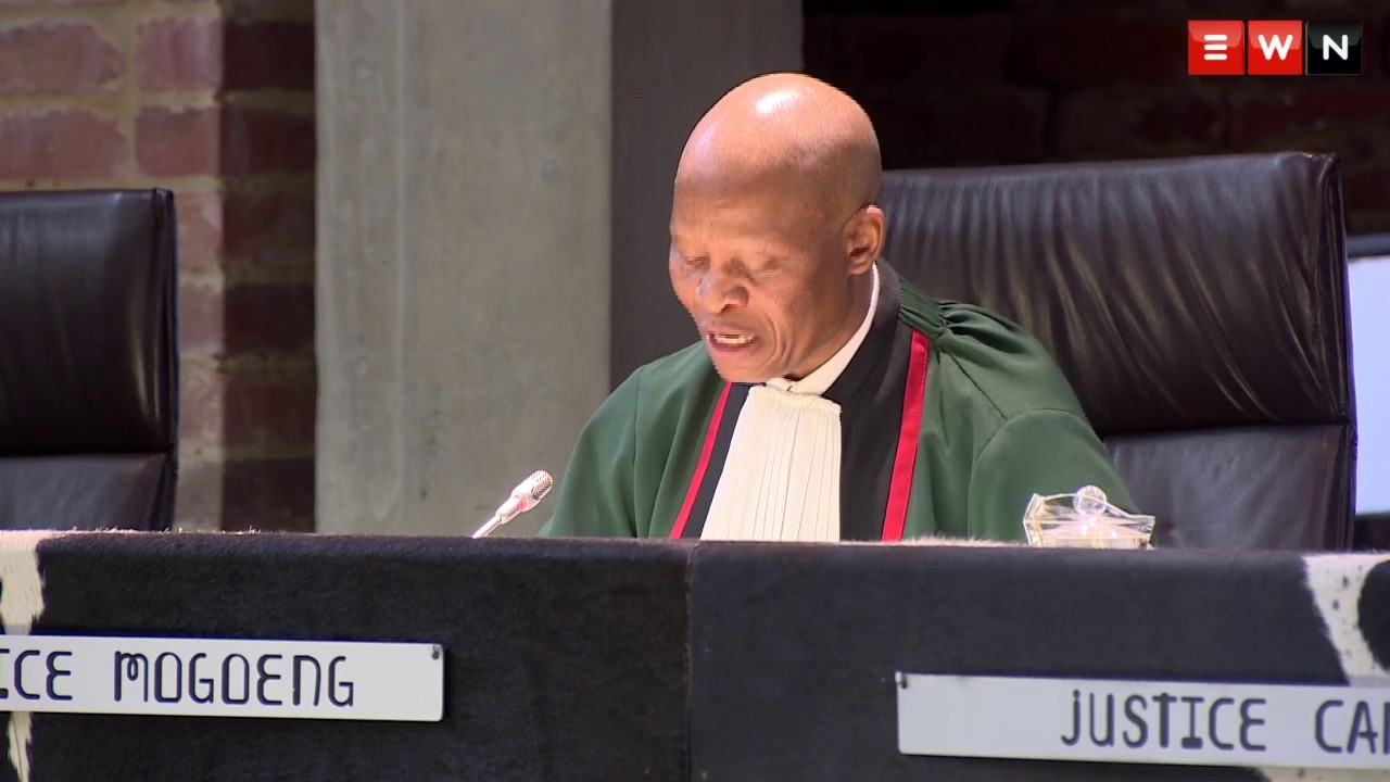 Members of Parliament swear allegiance to constitution and not party