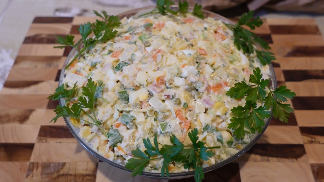 POLSKA TRADYCYJNA SAŁATKA JARZYNOWA  MOJEJ BABCI Z TAJEMNICZYM DODATKIEM