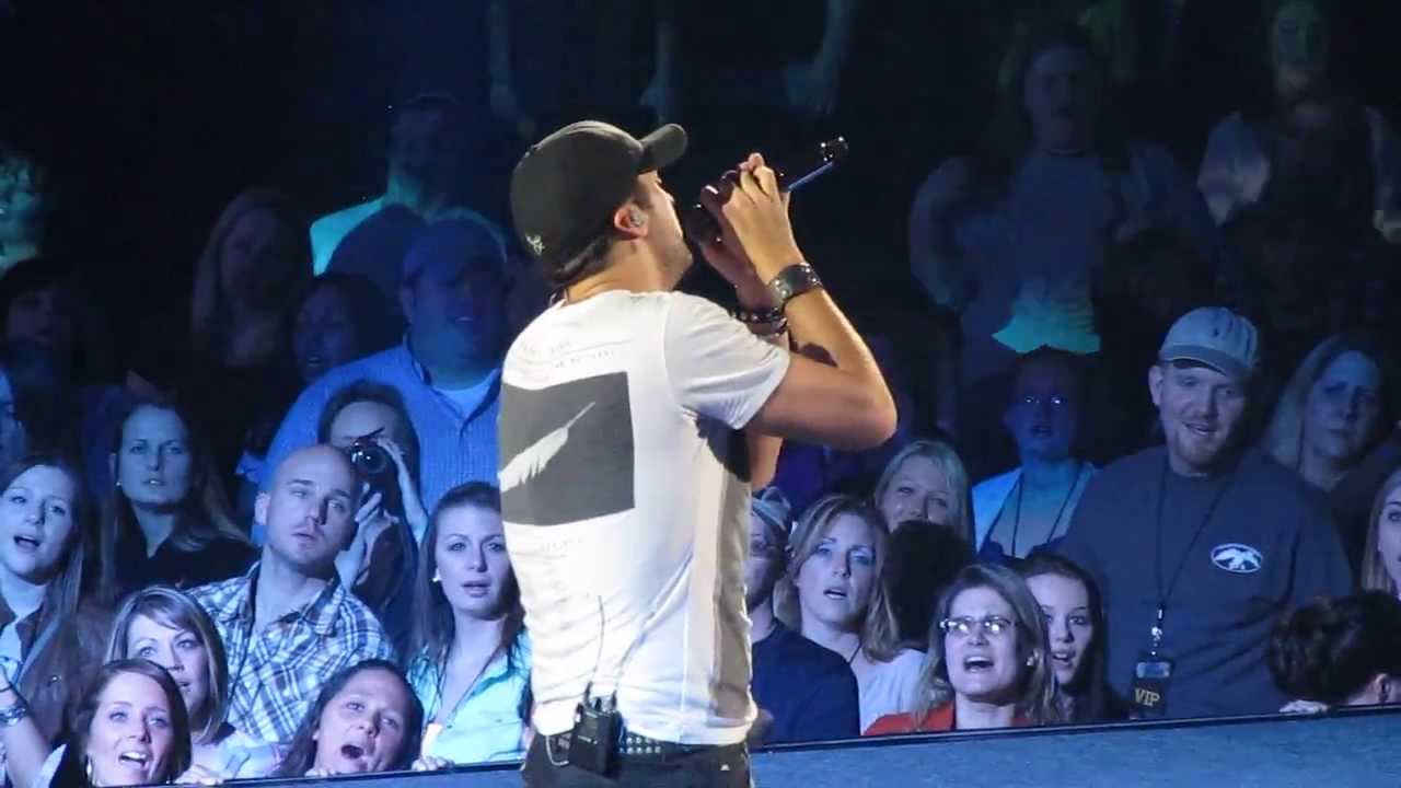 Luke Bryan - Do I (Live) - Dirt Road Diaries Tour (2/8/13 in State College)