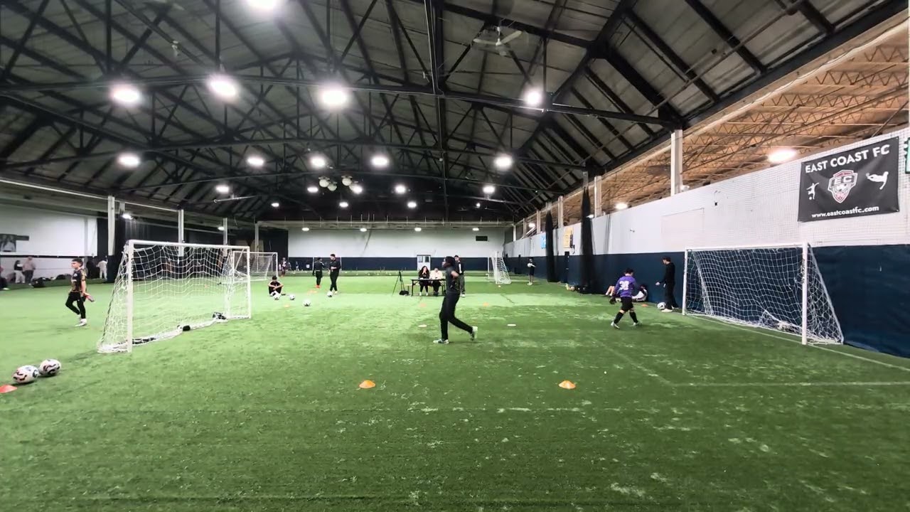 Keeper Battle Round 2 U11 VS U13 #football #soccer #sports #highlights #goalkeeper #footballskills