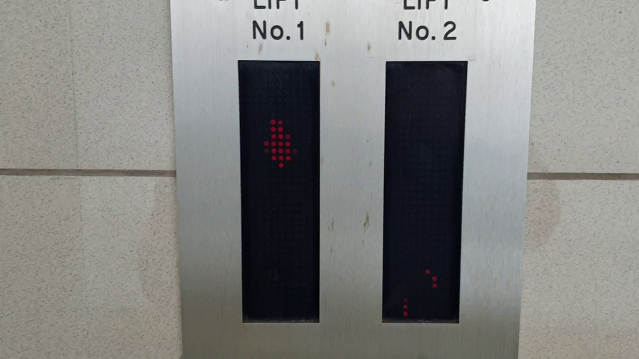 1998 EA Foulds Lifts @ Conway Park Platform 1