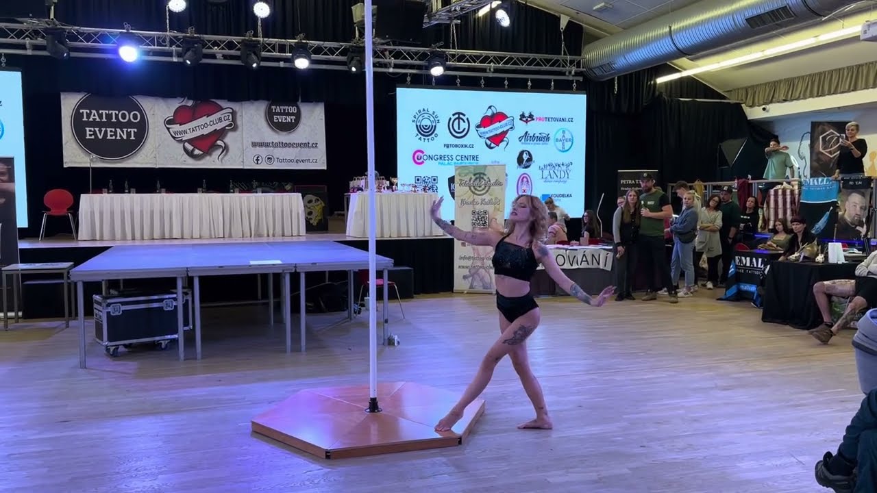 Umělecké vystoupení POLE DANCE Art Show - Iveta Číla, Artist & Performer