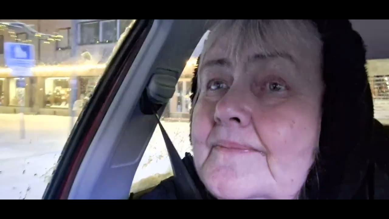 Uudenvuoden aaton ajelua. Voi ryökäleen Hannes, minkä teit jouluvaloille