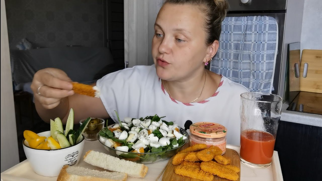 Мукбанг Салат, Икра, Нагетсы