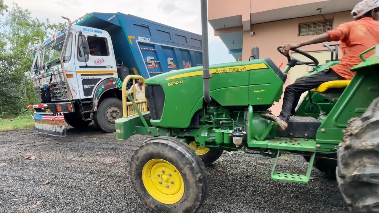 TATA 2518 with John Deere 5050d Tractor JCB 3dx Unloading Fish food मछली का दाना बनाने की मशीन