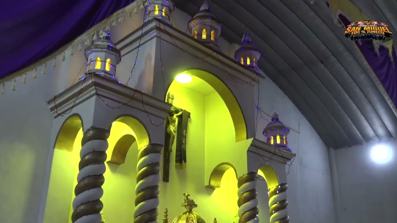 Inauguración  del árbol navideño Iglesia Carismatica Católica, San Antonio Palopó Sololá