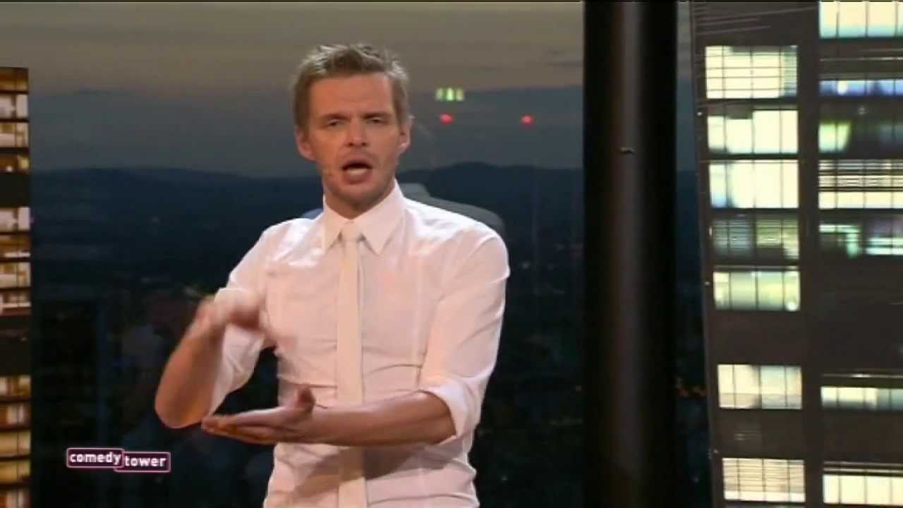 Florian Schroeder macht sich's mal schnell groß! Über die DDR, iPhone und Erziehung - Comedy Tower