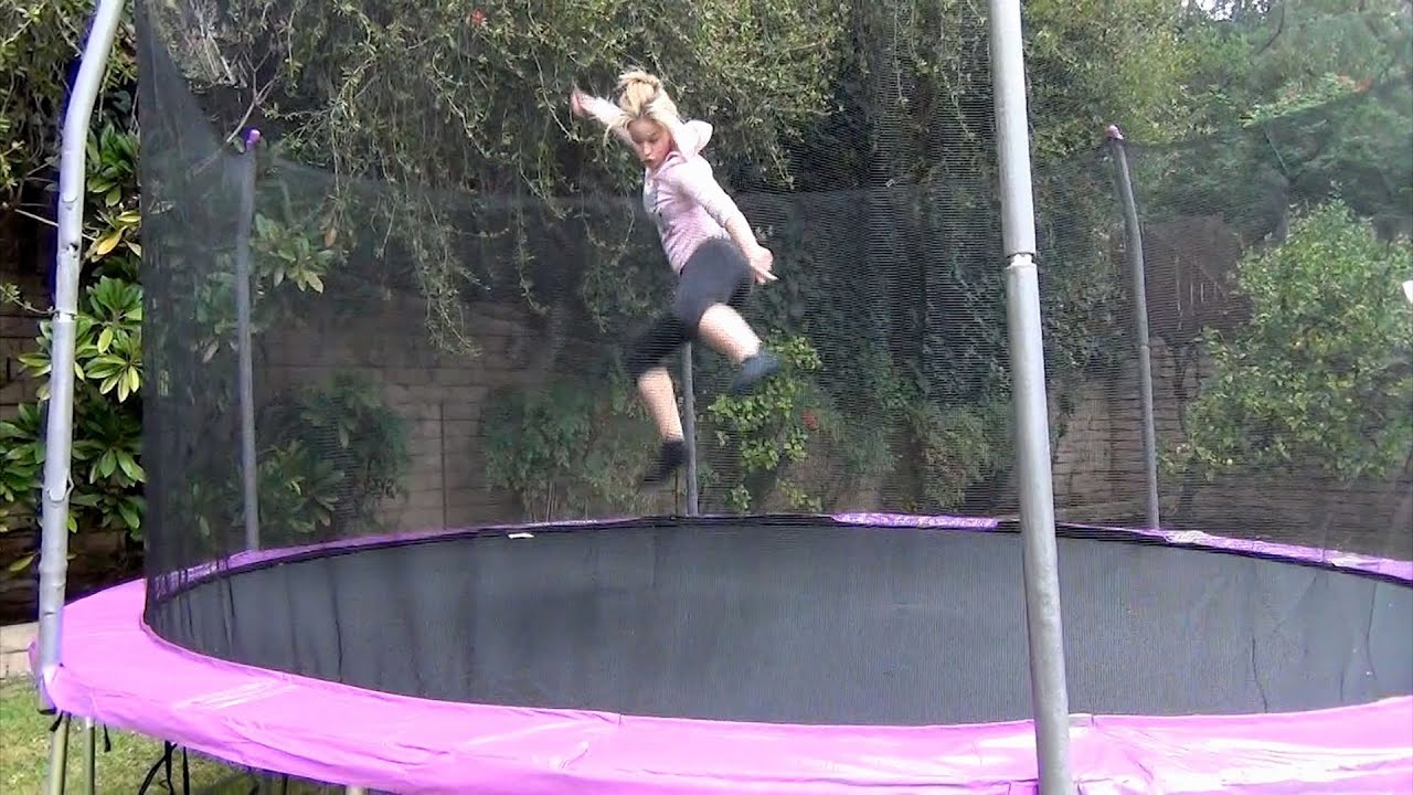 WE GOT A GIANT TRAMPOLINE!