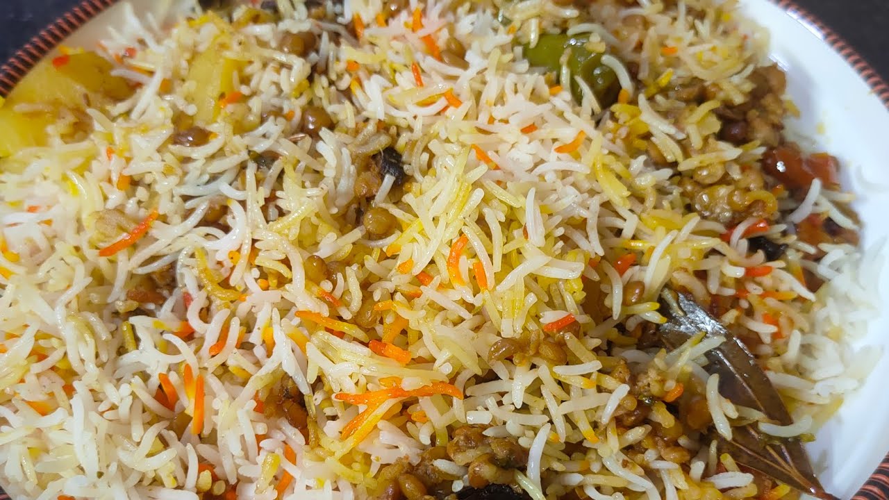 Sabit Masoor ki Biryani Recipe l Malka Masoor ki Biryani Recipe by Razia's Rasoi