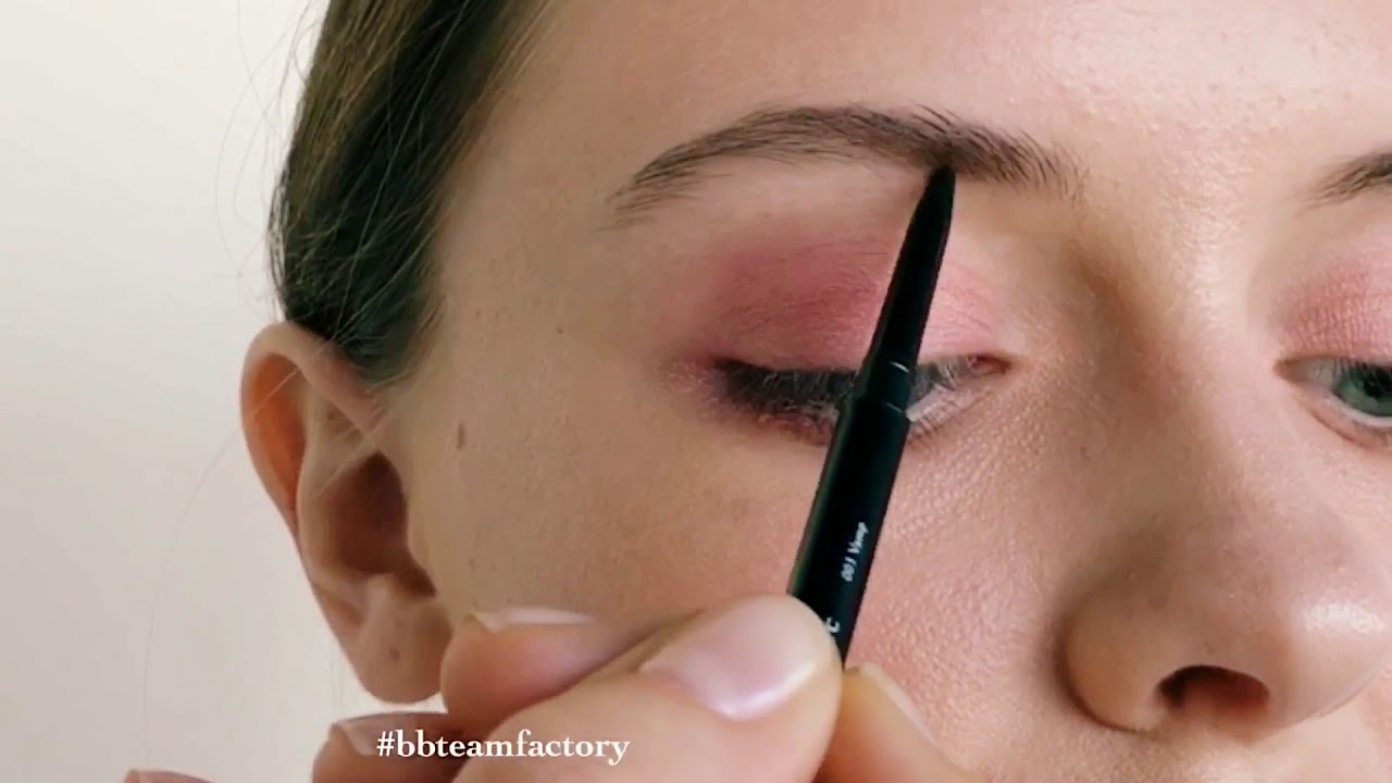 Makeup tutorial eyebrows