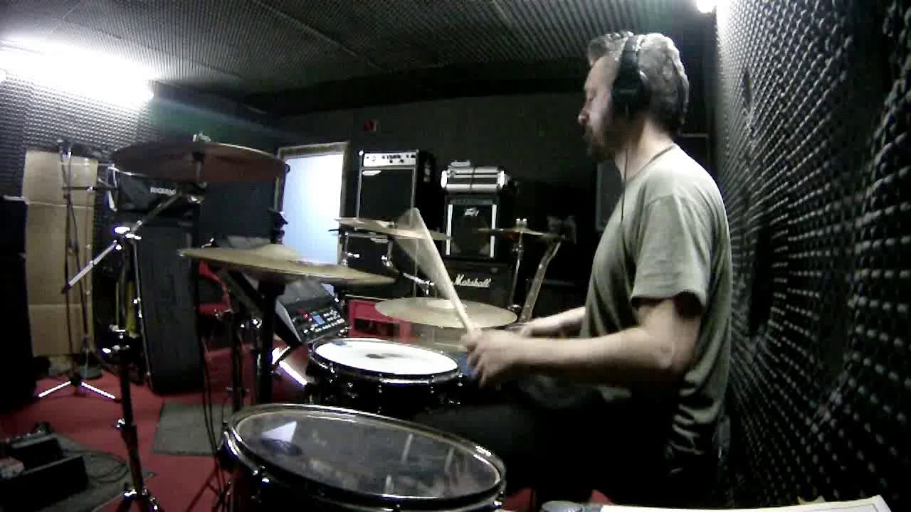 Drumming on elettro groovy 3