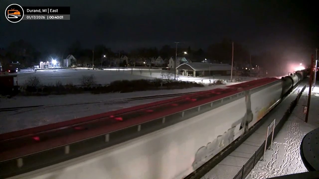 TrainVideo Of A SCREEN View With A CN TRAIN MEET EB And WB/NB On The Durand Michigan, USA Area By Ga