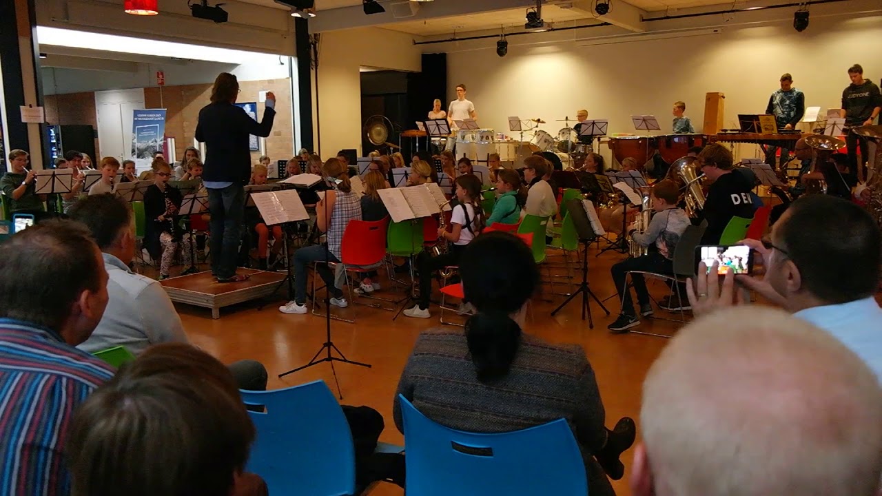 Mega Kids Orkest 2017 - Counting Stars