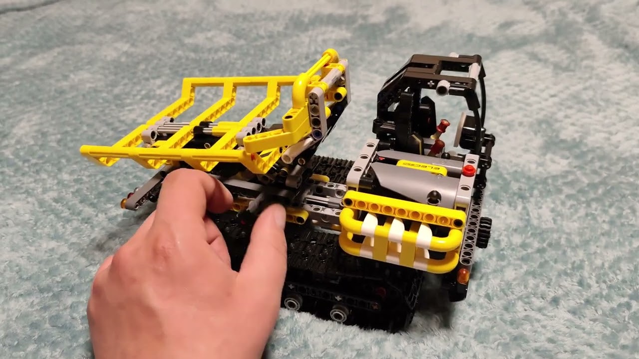 Lego Technic 42094 B model show video 4K