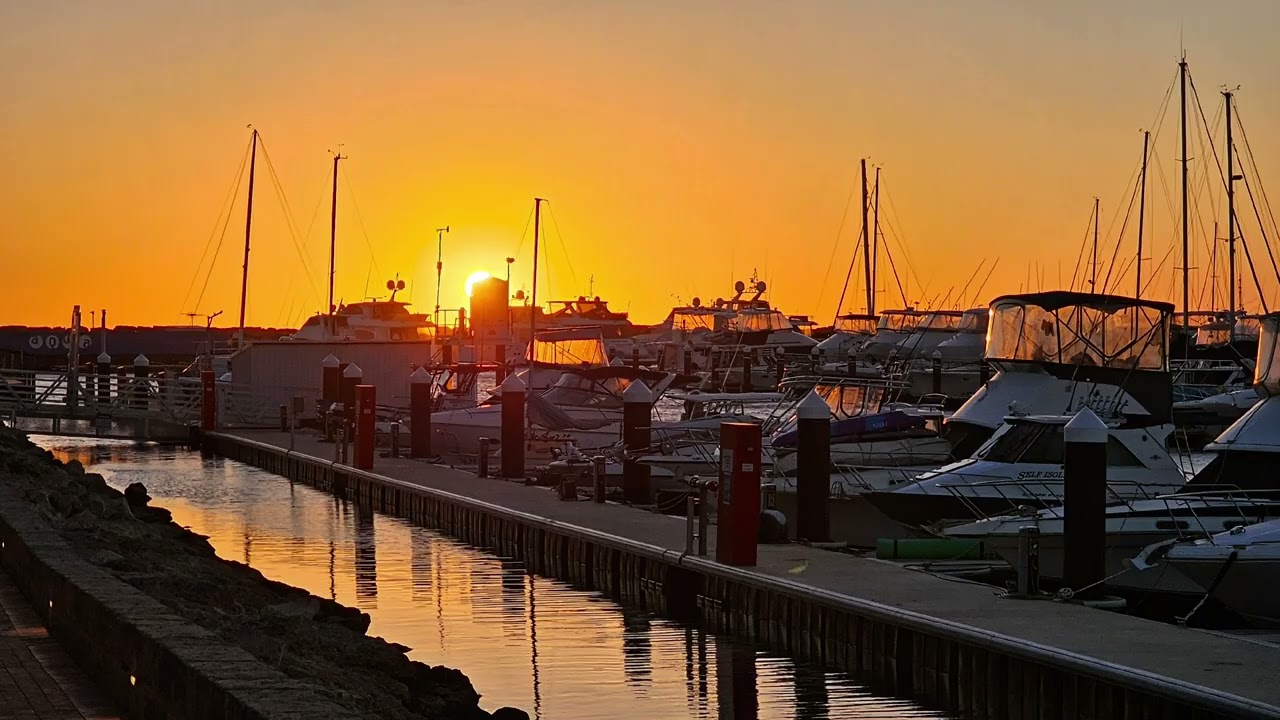 Sundown at Hillarys Boat Harbour 