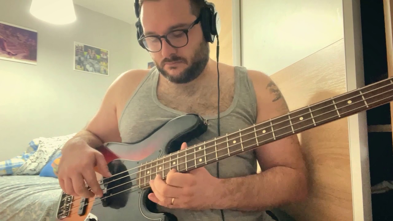 Fender Jazz bass vs Fender Precision (in the mix)