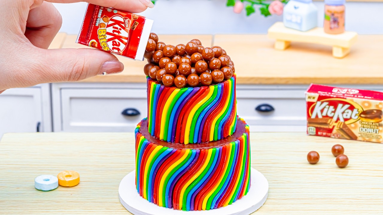 Mini Rainbow KITKAT Cake Recipe 🌈 Satisfying Rainbow Cake Decoration DIY