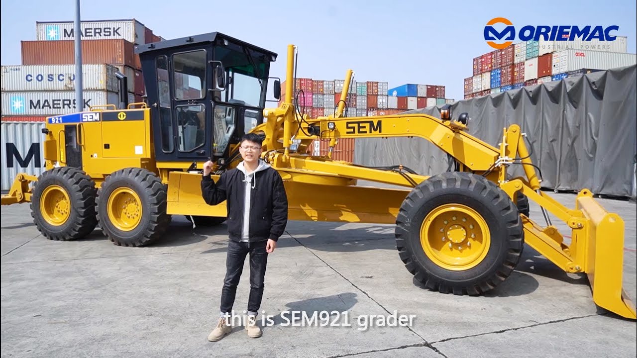 SEM 921 Motor Grader: Durability and Performance Combined