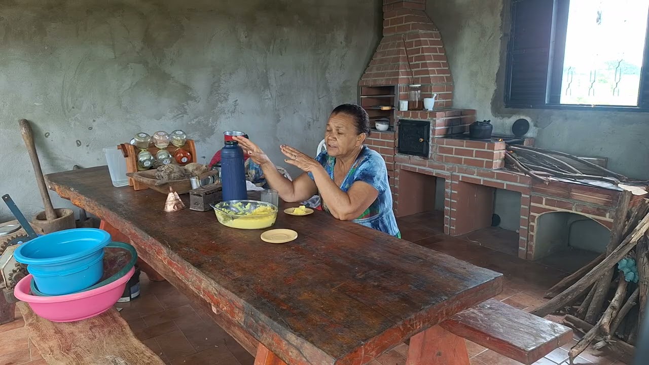 Café da manhã com cural mingau de milho verde