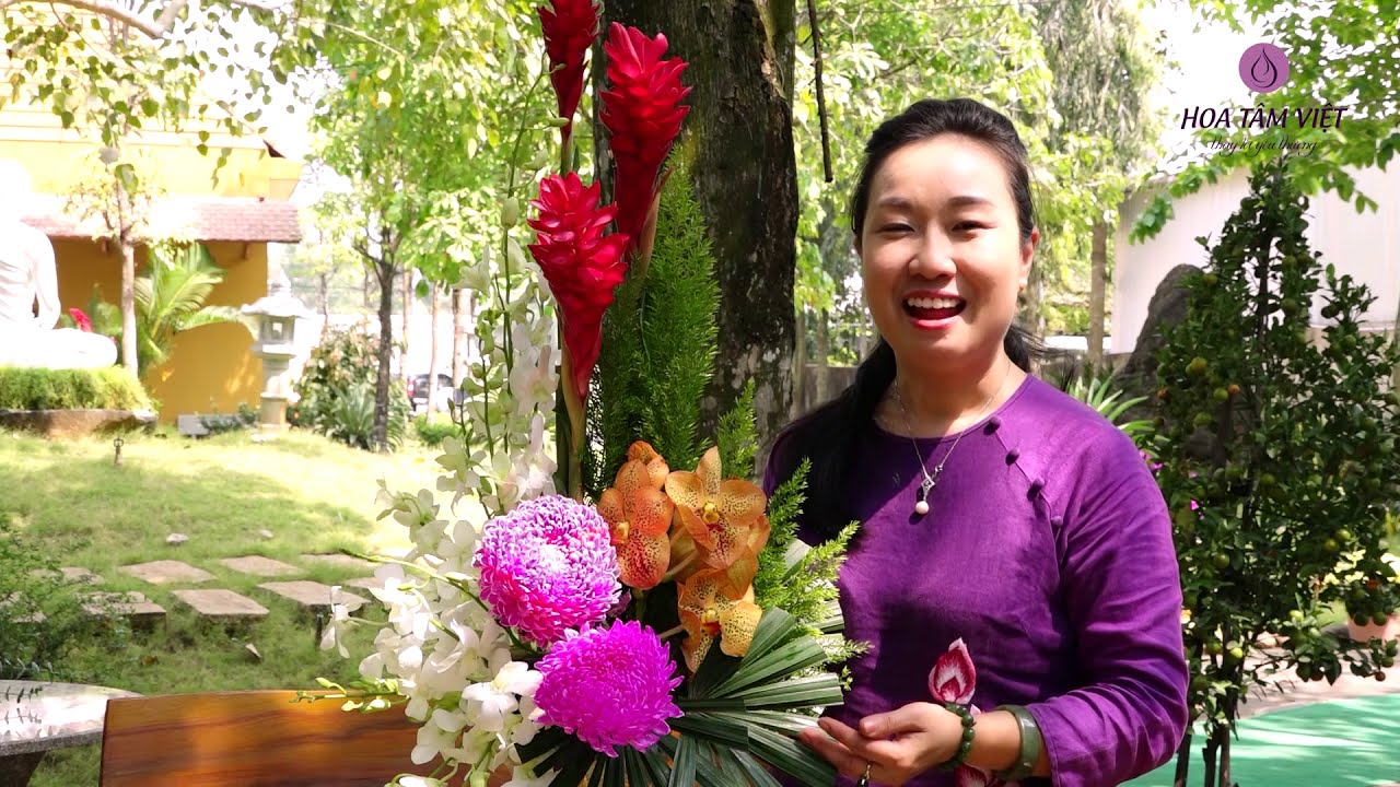 HƯỚNG DẪN CẮM HOA :TRANG TRÍ NƠI TAM BẢO VÀ NƠI THỜ ÔNG BÀ