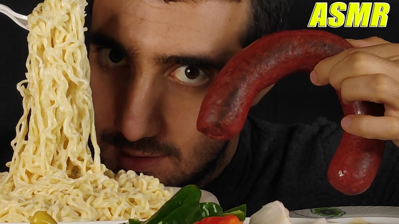 ASMR // BÜTÜN SUCUK ASMR // SARIMSAK SOSLU NOODLE ASMR // SAUSAGE ASMR // ASMR TÜRKÇE YEMEK