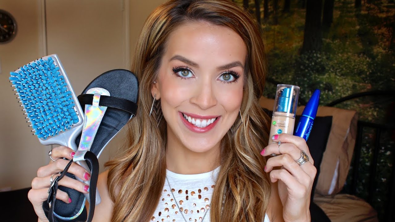 Favorites and UNfavorites! Foundation + Ryan Gosling + Hair Brush | LeighAnnSays