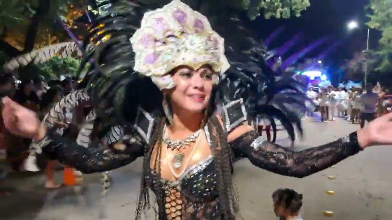 MAJESTUOSA EMPERATRIZ EN LOS CORSOS DE..CARNAVAL SANTO TOME 2025
