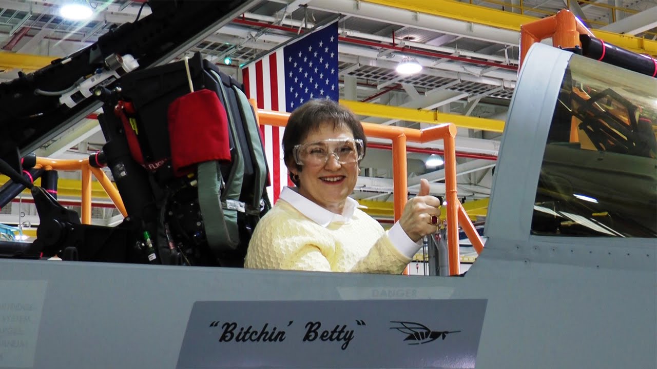 &ldquo;Bitchin&rsquo; Betty&rdquo; Says Farewell: Beloved Voice Behind Boeing&rsquo;s F/A-18 Super Hornet Retires