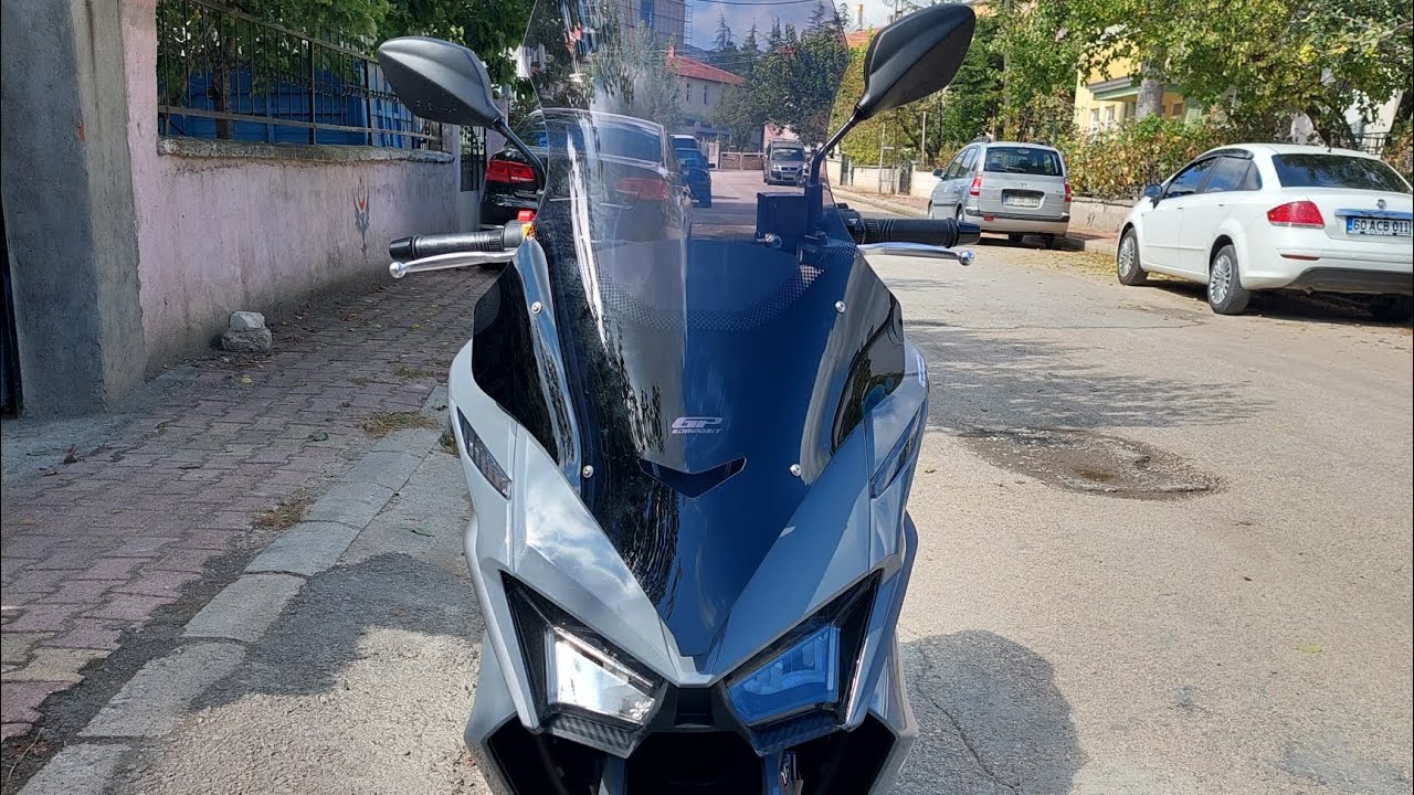 Sym Jet x 125 için ön tur camı montajı yaptık. #SYM #Jetx125 #Turcamı