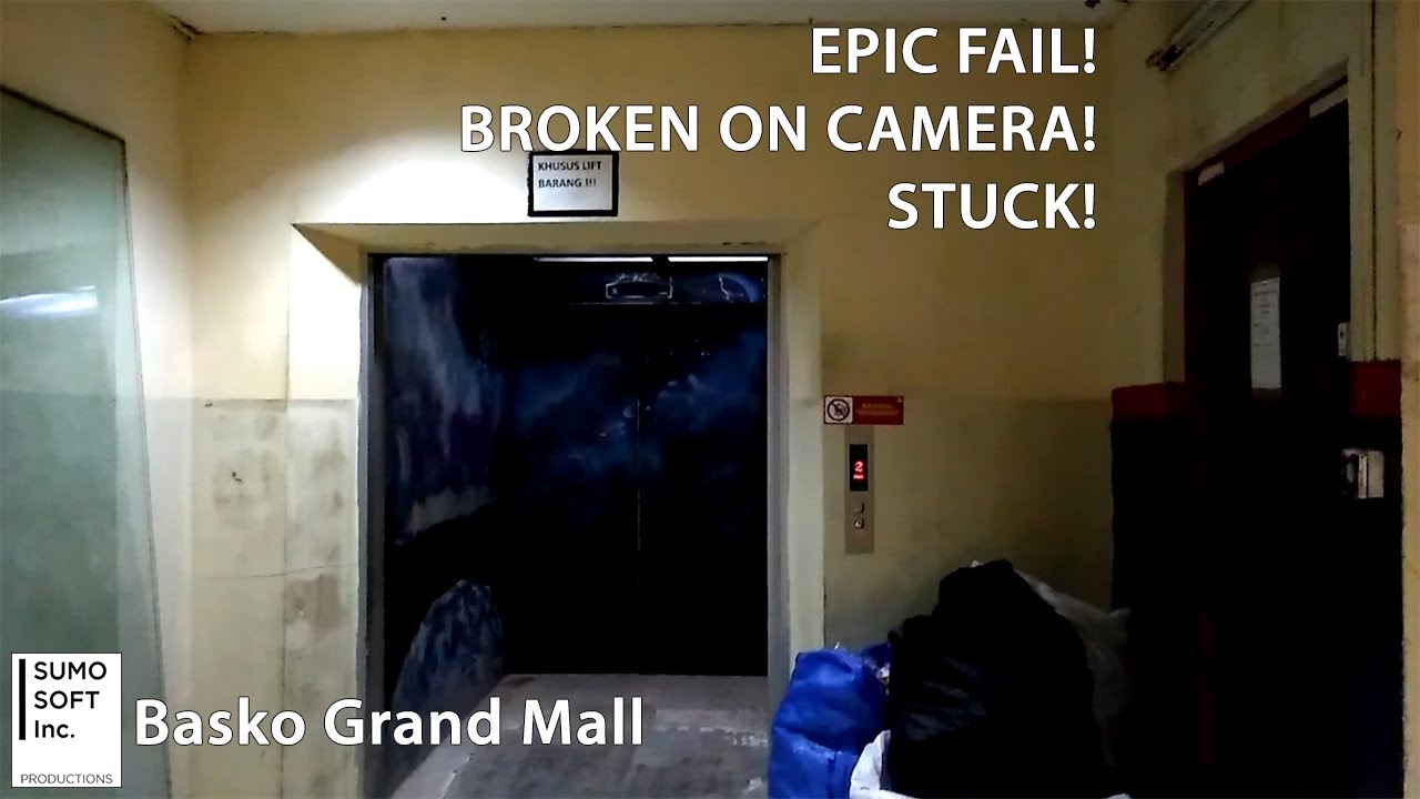 EPIC FAIL! TERRIBLE Hyundai Traction Freight Lift / Elevator got Broken on Camera!
