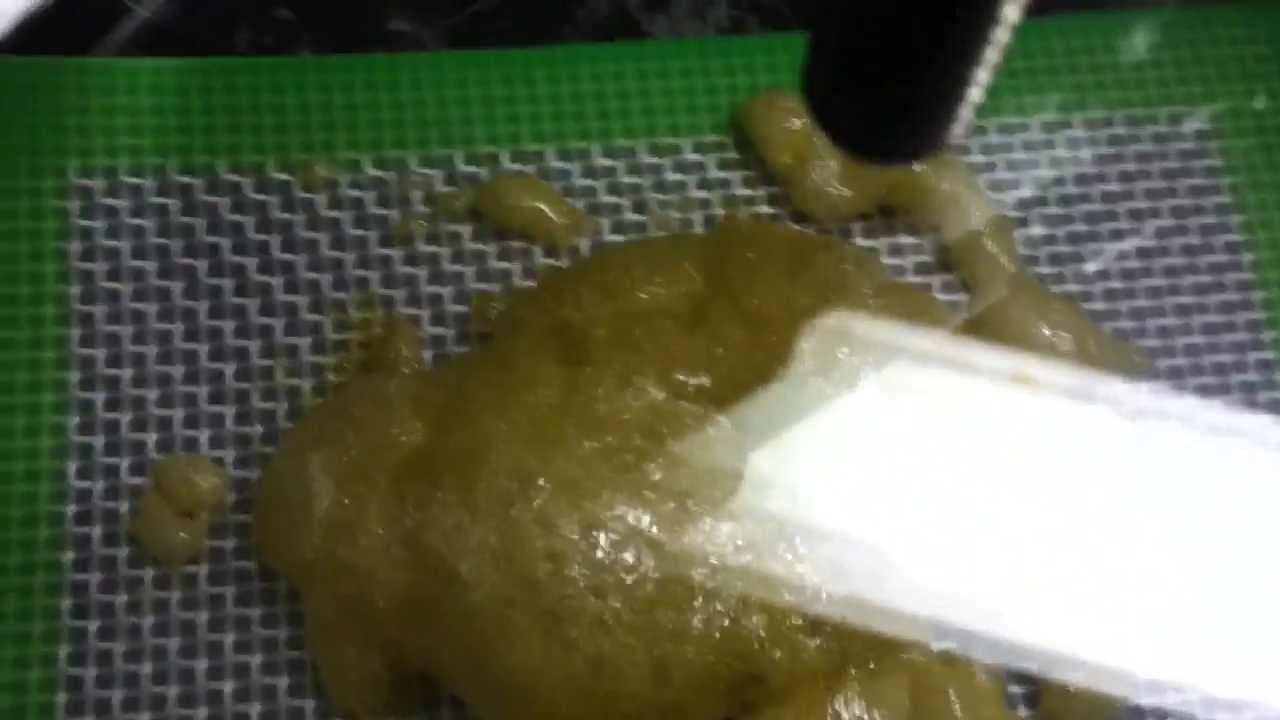 Vacuum purging some shatter pt1