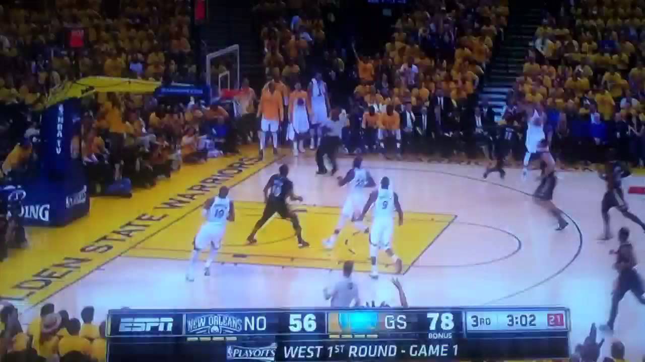 Mike Breen says puts it in for a bricked three
