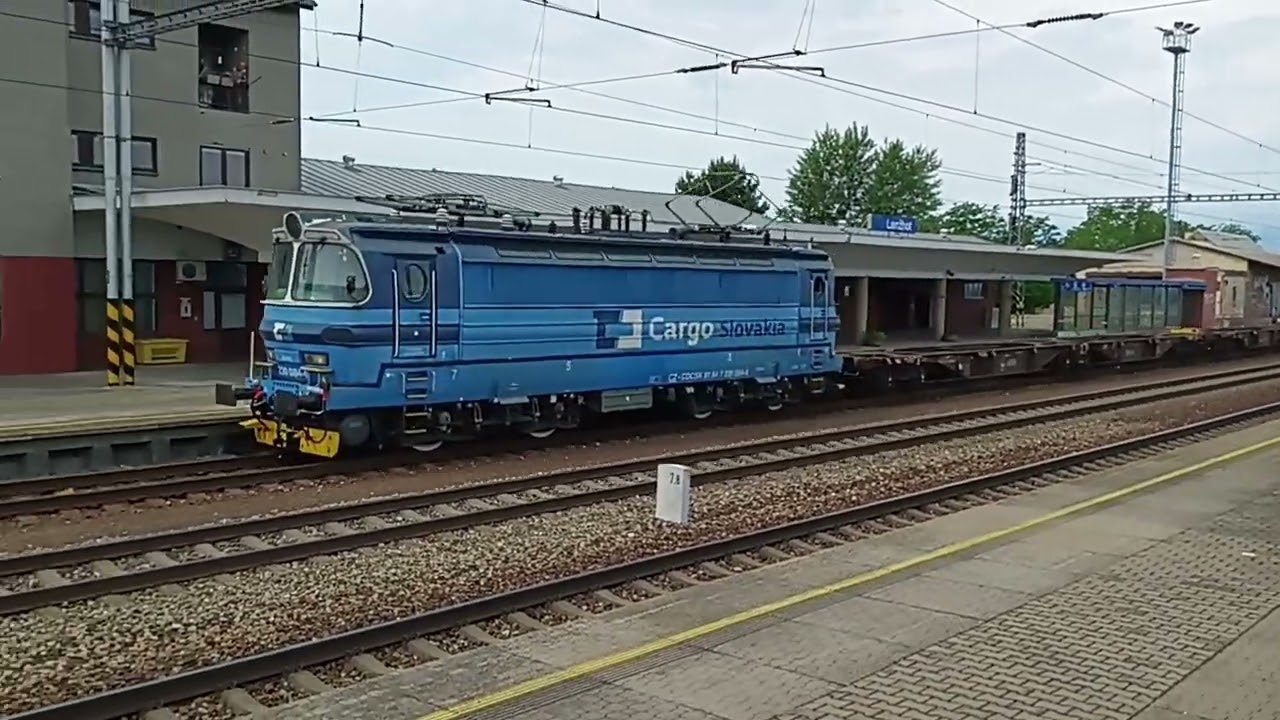 Laminátka, elektrická lokomotiva řady 230 (FHD)