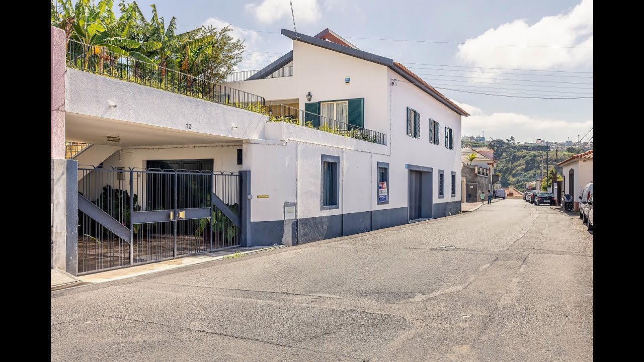 [Video Tour] Moradia T4 + S&oacute;t&atilde;o + Garagem para v&aacute;rias viaturas em C&acirc;mara de Lobos, Madeira, Portugal