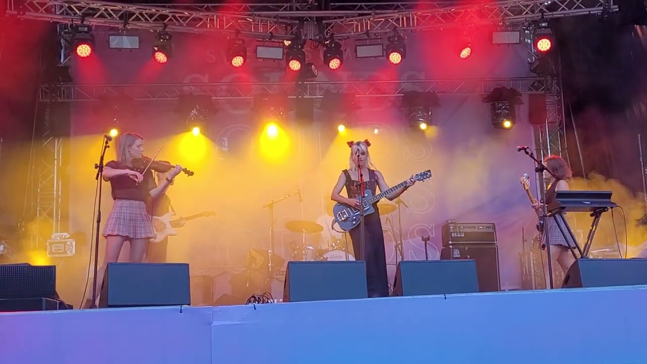 Annie Hamilton - Kitchen - Sweet Summer Sounds - Jan 2022