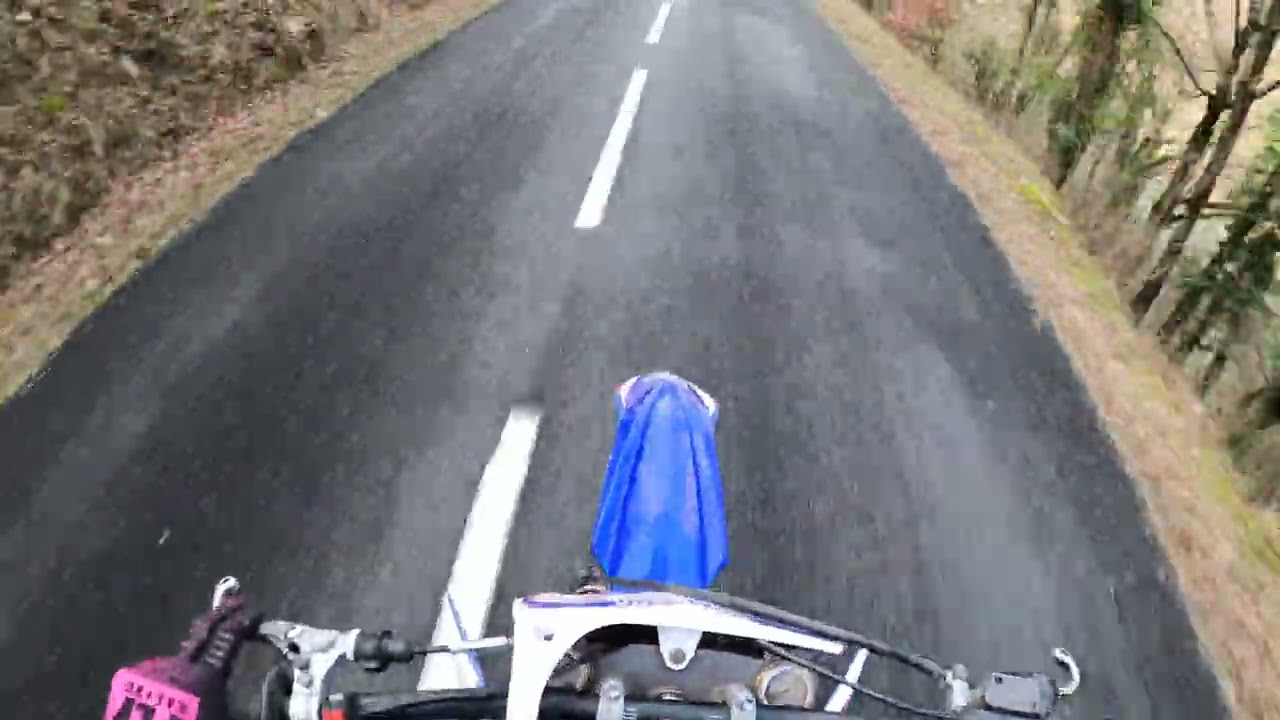 Motovlog 125yz avec un paysage magnifique 1/3