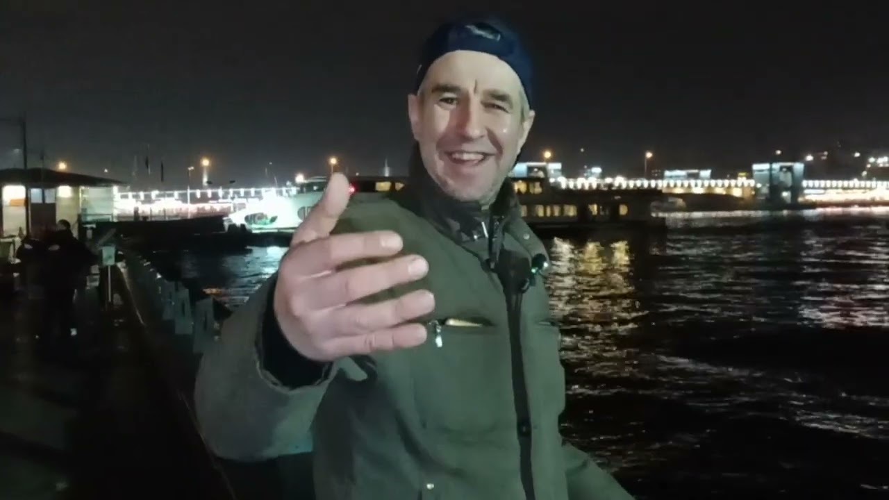 Eminönü - Galata köprüsü Balık durumu.  January Eminönü - Galata Bridge Fish situation.