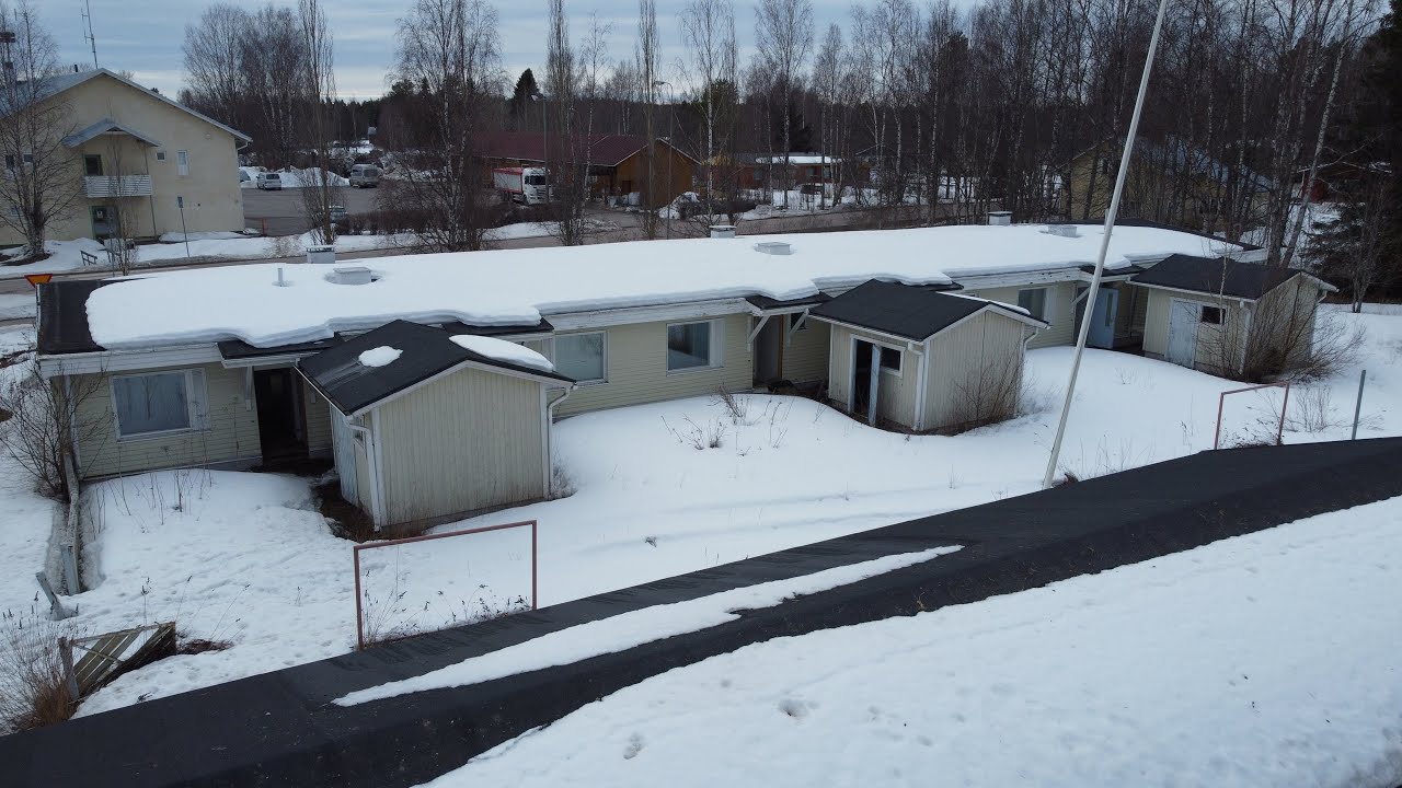 Rantsilan jo puretut rivitalot.