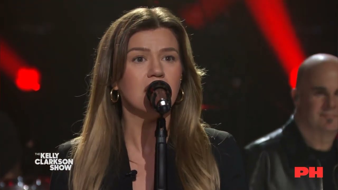 Kelly Clarkson - Cry (Cover Benson Boone) (Live on The Kelly Clarkson Show)