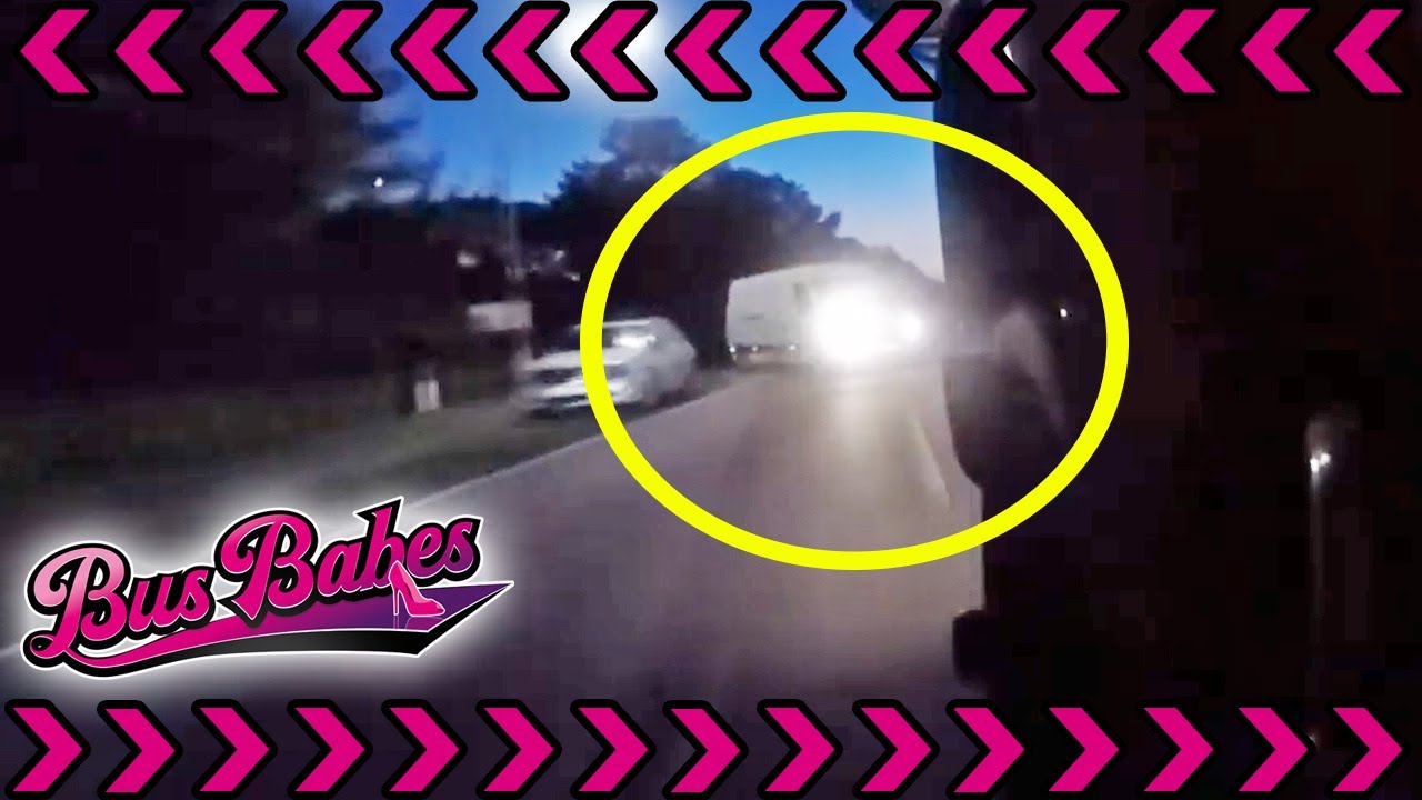 "So ein Idiot!" - Moni muss ausweichen & baut fast einen Unfall | Bus Babes | Kabel Eins