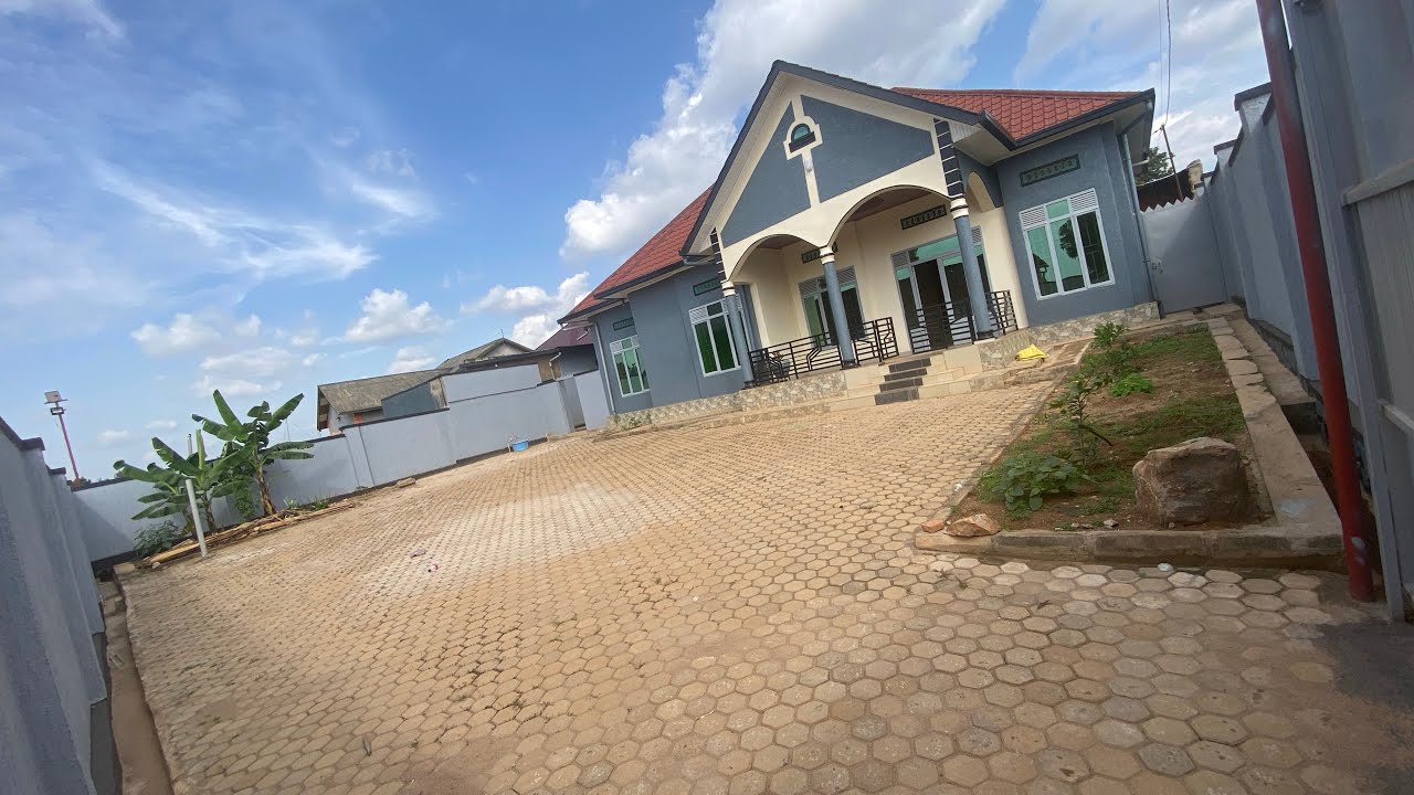 Inzu Iri mu buso bunini tel:+250788694365